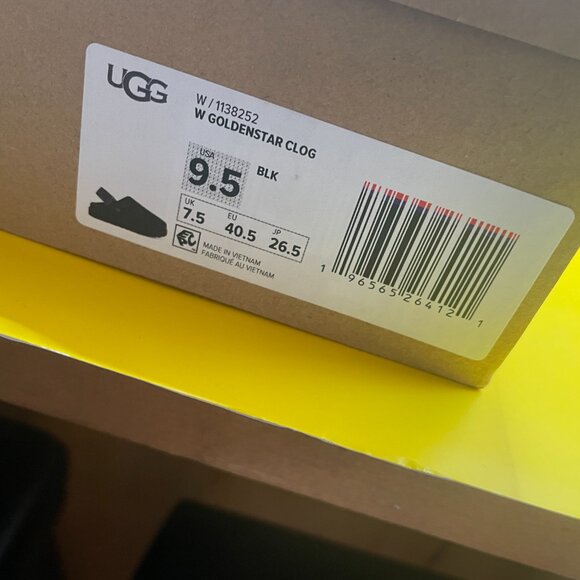 UGGS WOMEN GOLDENSTAR SUEDE CLOGS (9.5) - Picture 11 of 13